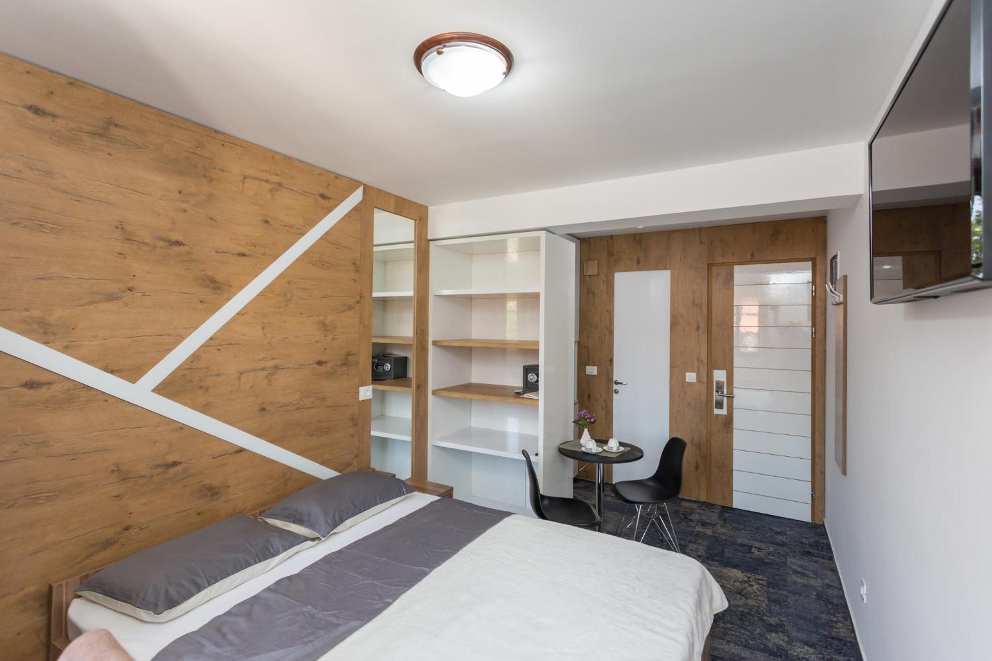 Tilia Hotel เซทินเจ ภายนอก รูปภาพ